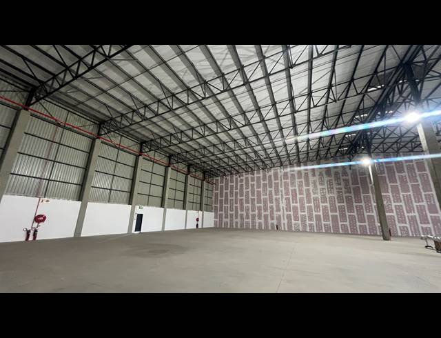 2,500M² WAREHOUSE TO LET IN SPARTAN